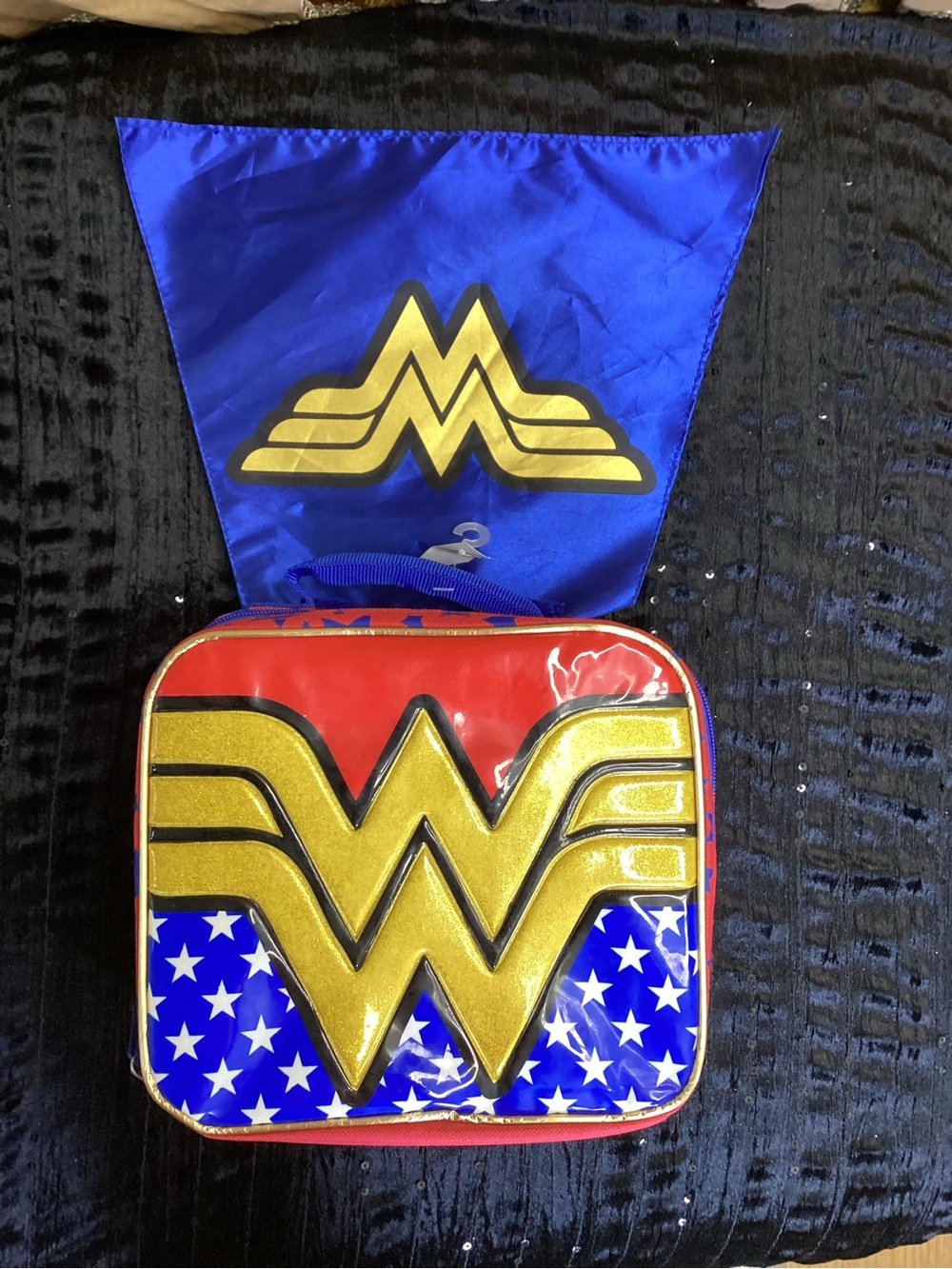 NWOT Wonder Woman Insulated Lunchbox with Cape - Red, Blue & Gold Emblem
